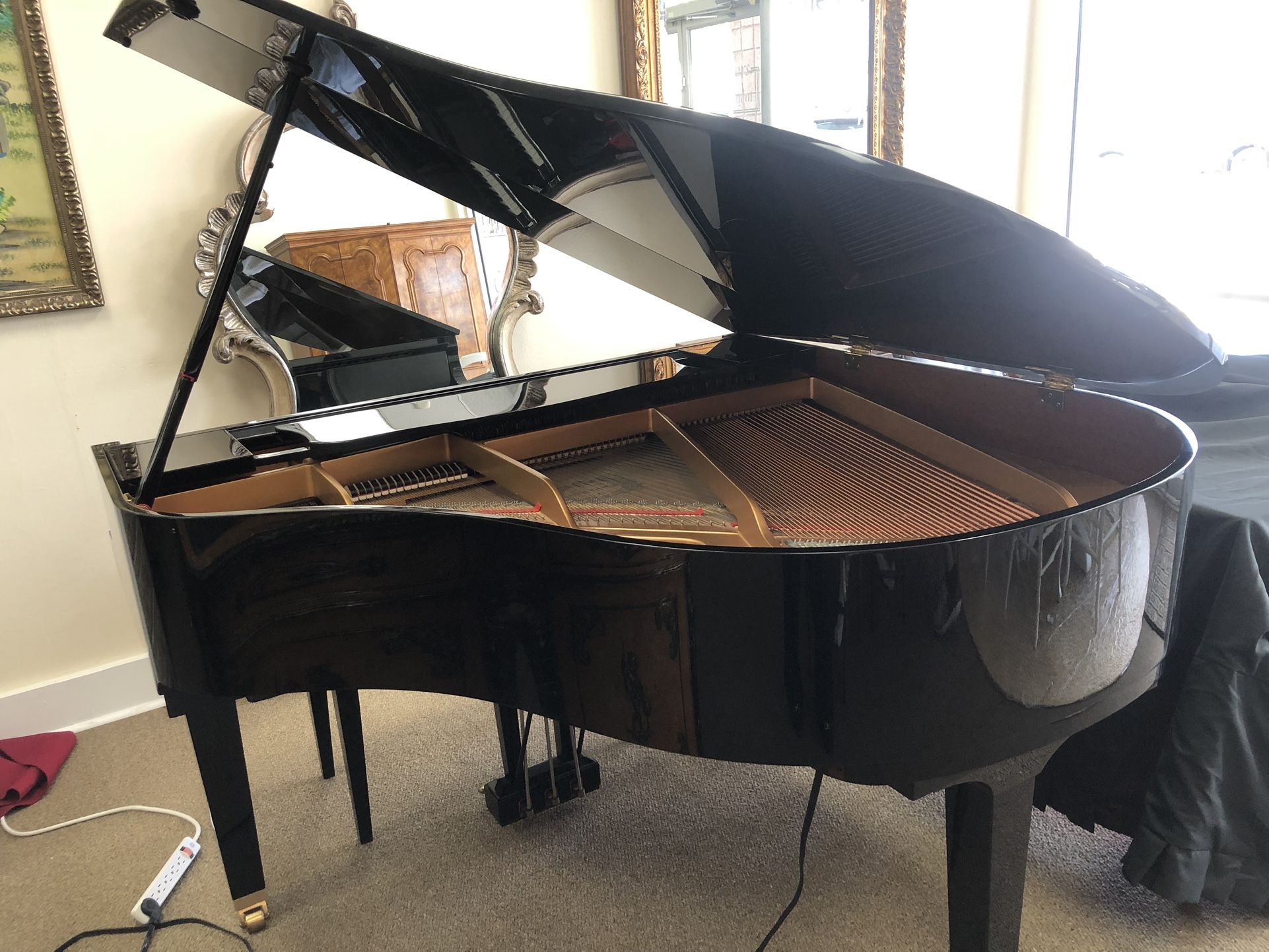 Yamaha player piano in excellent condition!