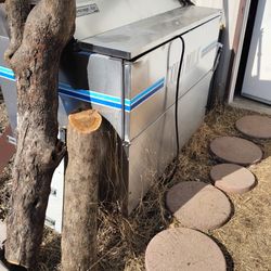 Beverage Air Smf49 And Izuzi Box Truck  For 20k