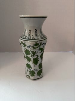 Green and White Porcelain Vase / Florero De Vidrio Verde Y Blanco Vintage Style [Le1]