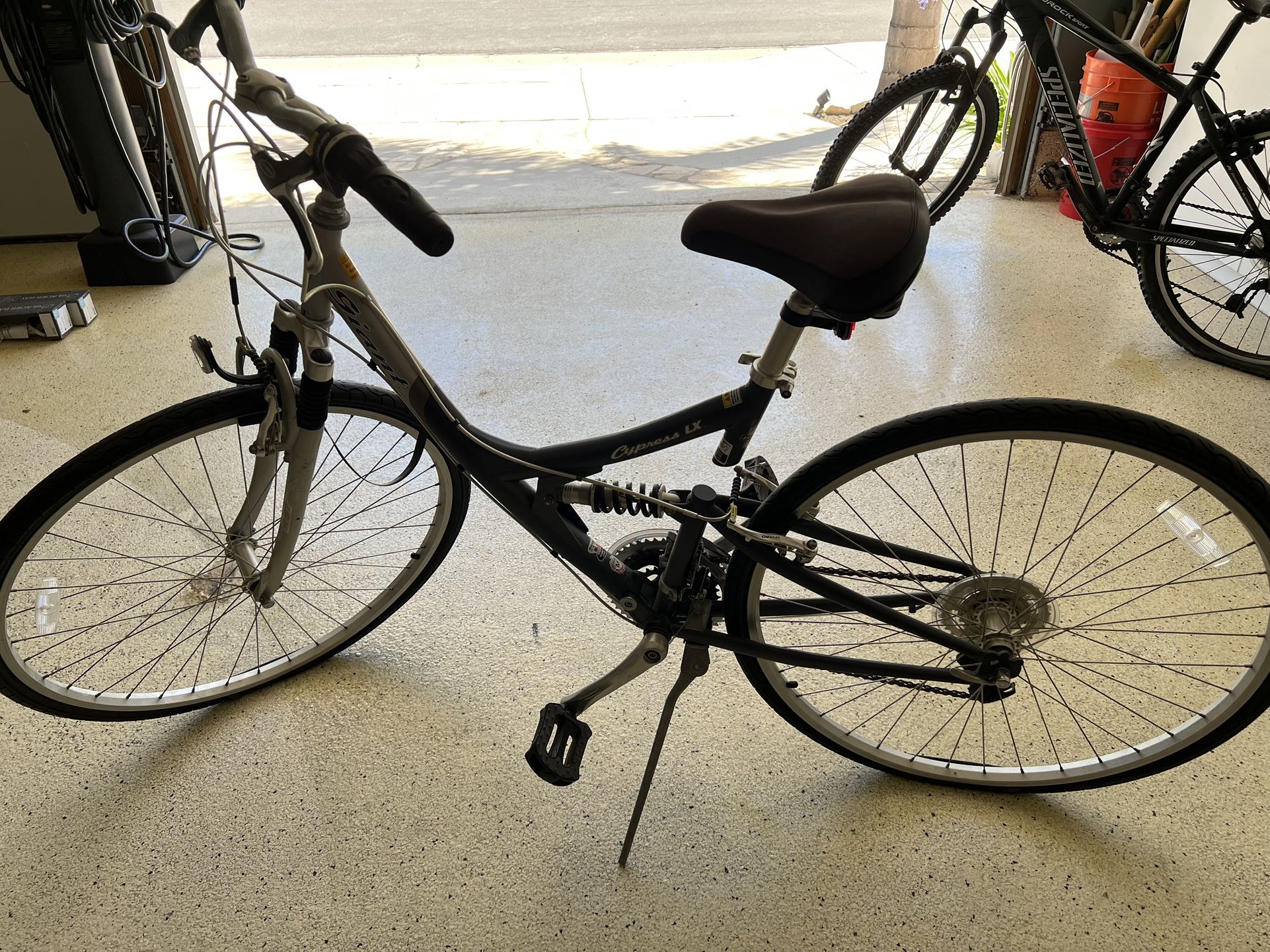 Bicycle Giant Cypress LX women's