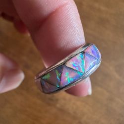 Vintage 925 Sterling Silver Native Am. green and pink opal inlay eternity band ring , size 7 , marked E.W Sterling