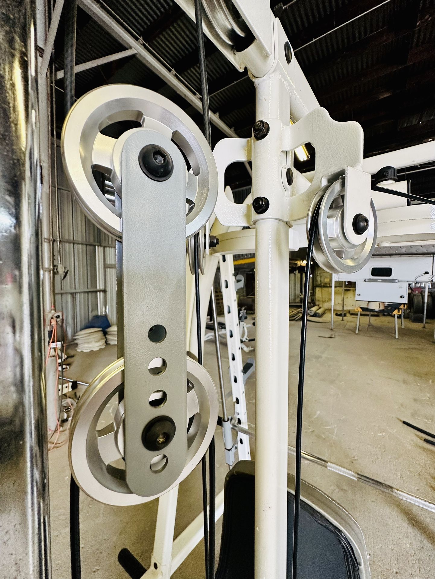 Iron Grip Strenght 5100 Smith Machine for Sale in Modesto, CA OfferUp