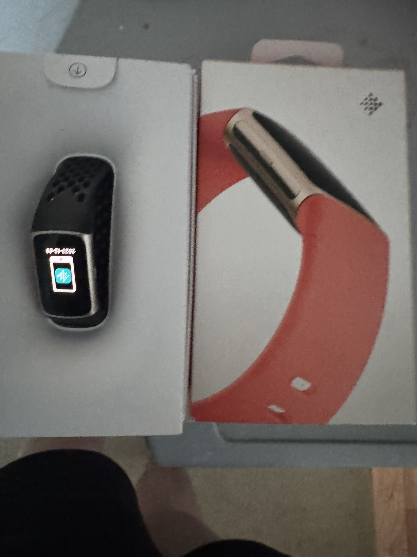 FITBIT Charge 6 with extra bands (small wrist)