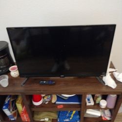 Onn 32 Inch TV 6 Months Old Works Great