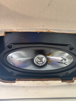 Kicker speakers