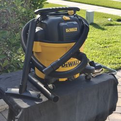Dewalt DXV09P Wet/Dry 9 Gallon Shop Vac w. Original Accessories