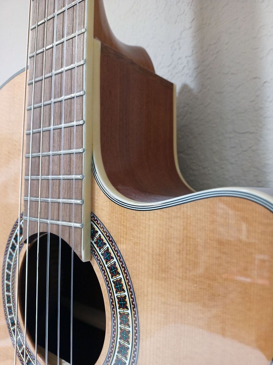 NEW Classical Nylon String Guitar