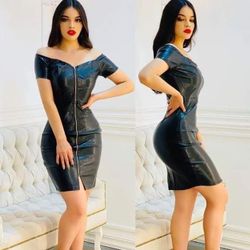 New Women's Dress Available In Size Small And Medium 