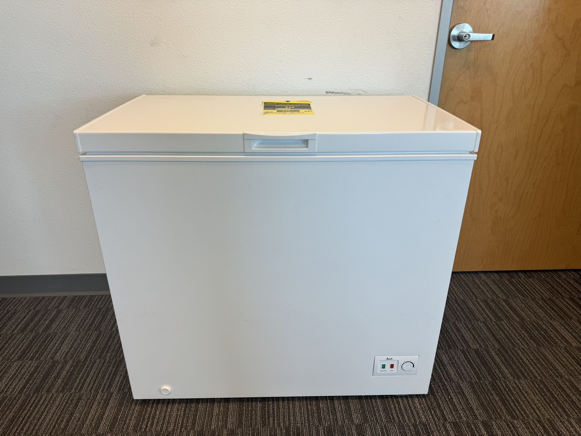 Avanti White Chest Freezer 