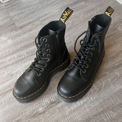Platform Dr. Marten boots size women’s 8