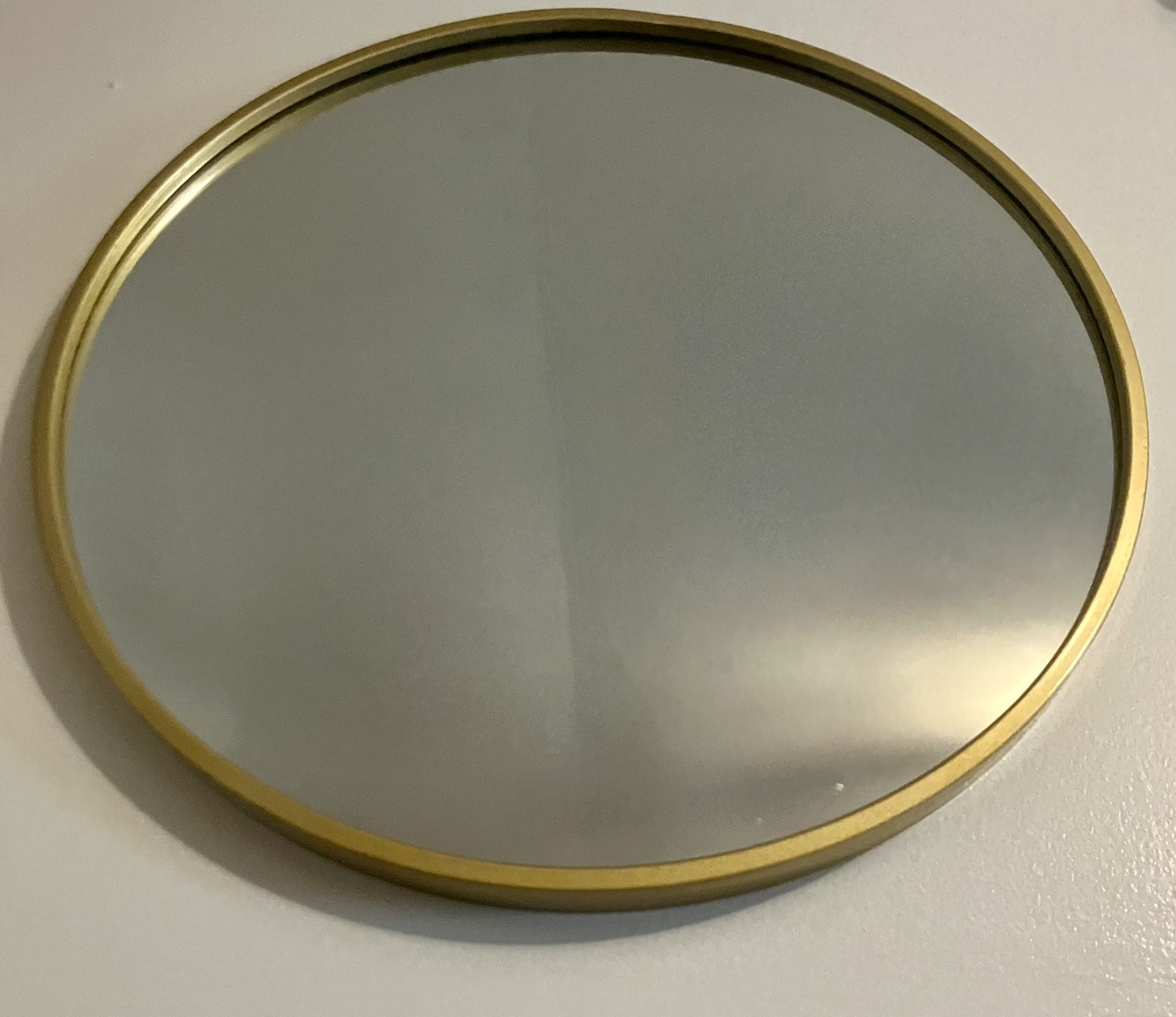 Large Heavy Round Mirror w/ Gold Frame