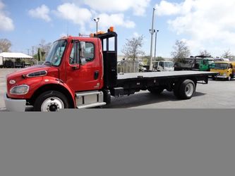 2011. FREIGHTLINER. M2-106 . AIR RIDE SUSPENION. AIR BRAKES .. 22.5" WHEELS WITH LOW PRO TIRE.. CUMMINS DIESEL ENGINE.. ALLISON AUTOMATIC TRANS.. AM-