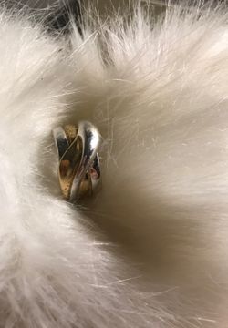 Silver and yellow color ring