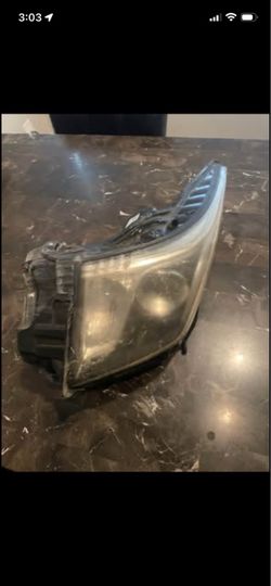 Cadillac ATS driver side headlight 13-15