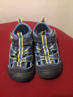 Osk kosh sandals size 6
