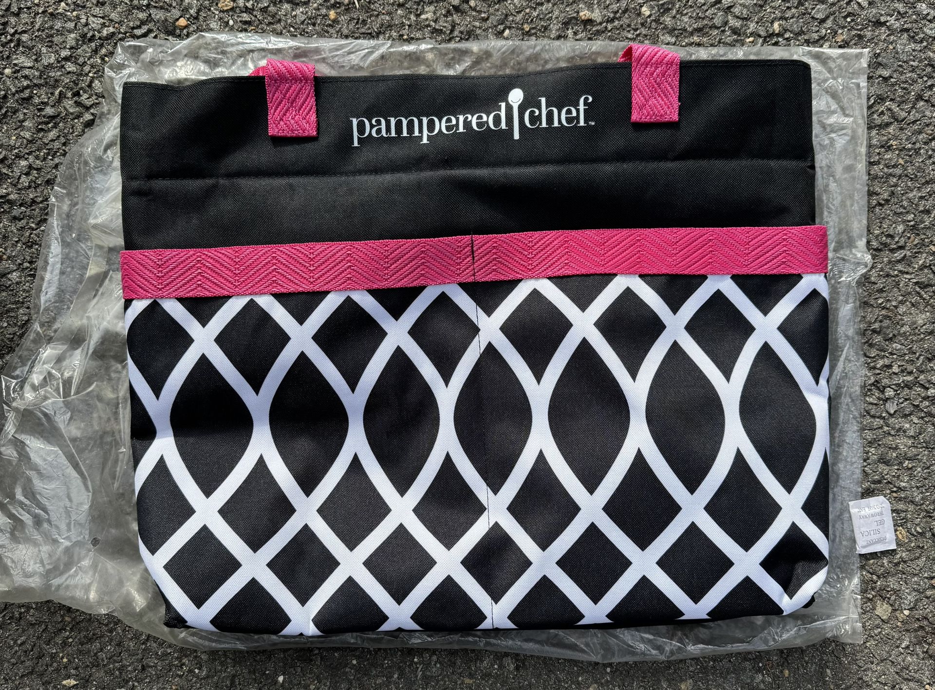 NEW - Pampered Chef XL Heavy Duty Divided Tote Bag