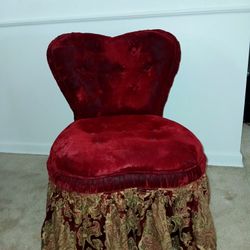 Red Velvet Heart Shaped Boudoir Seat