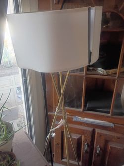 Floor lamp