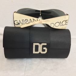 Dolce & Gabbana Black Sunglasses with Case. DG 2005 05/6G 120 . Made in Italy . Excellent and perfect condition  Stylish Dolce & Gabbana sunglasses wi