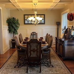 Solid Wood Dining Room Set! 