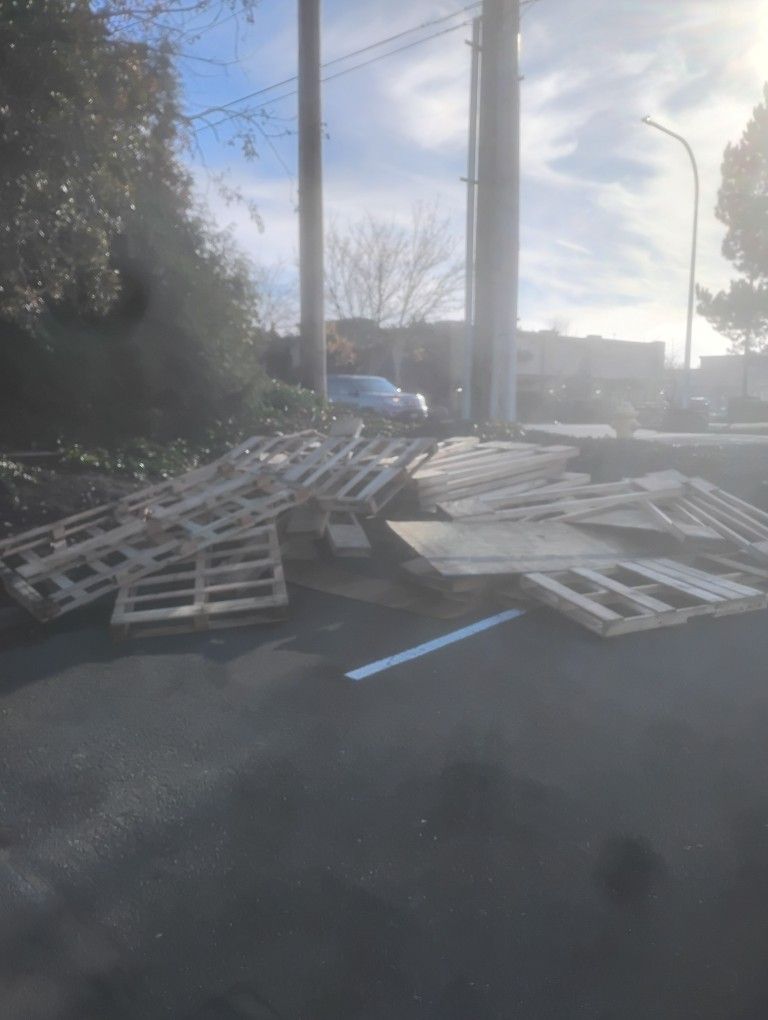 Free Pallets