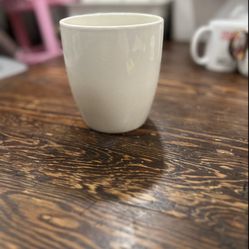 Ceramic off white pot