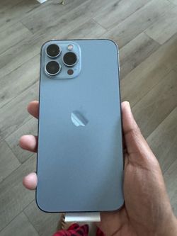 iPhone 13 Pro Max sierra blue
