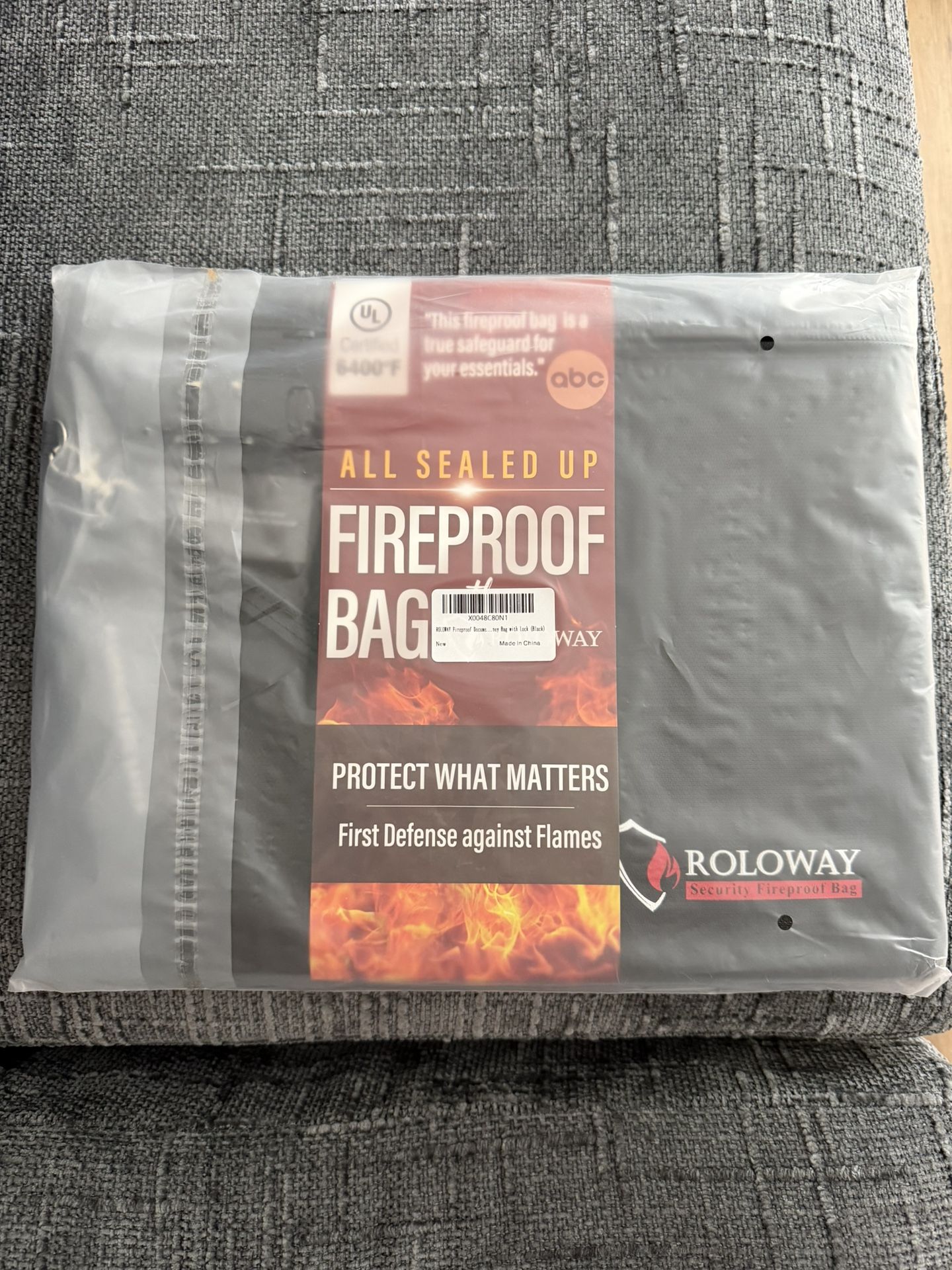 ROLOWAY Fireproof Document Bag (14.5 x 11.5 inch), 6400°F Fireproof Money Bag with Zipper for Cash, Fire Safe Money Pouch with Lock (Black)
