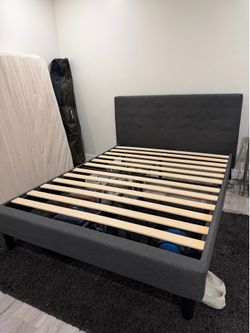 Dark gray bed frame (Queen)