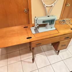 Vintage 1960's Singer Sewing Machine With Cabinet