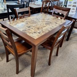 5 Pc. Dining Room Set 