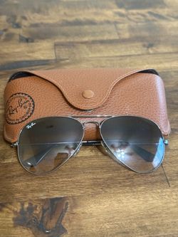 Ray-Ban Aviator Sunglasses with Case