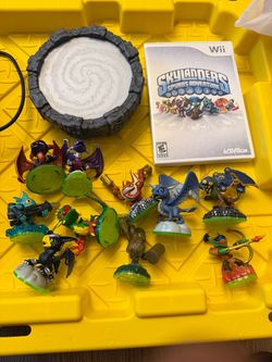 Skylanders Spyros Adventure Figures Lot Nintento Wii Game