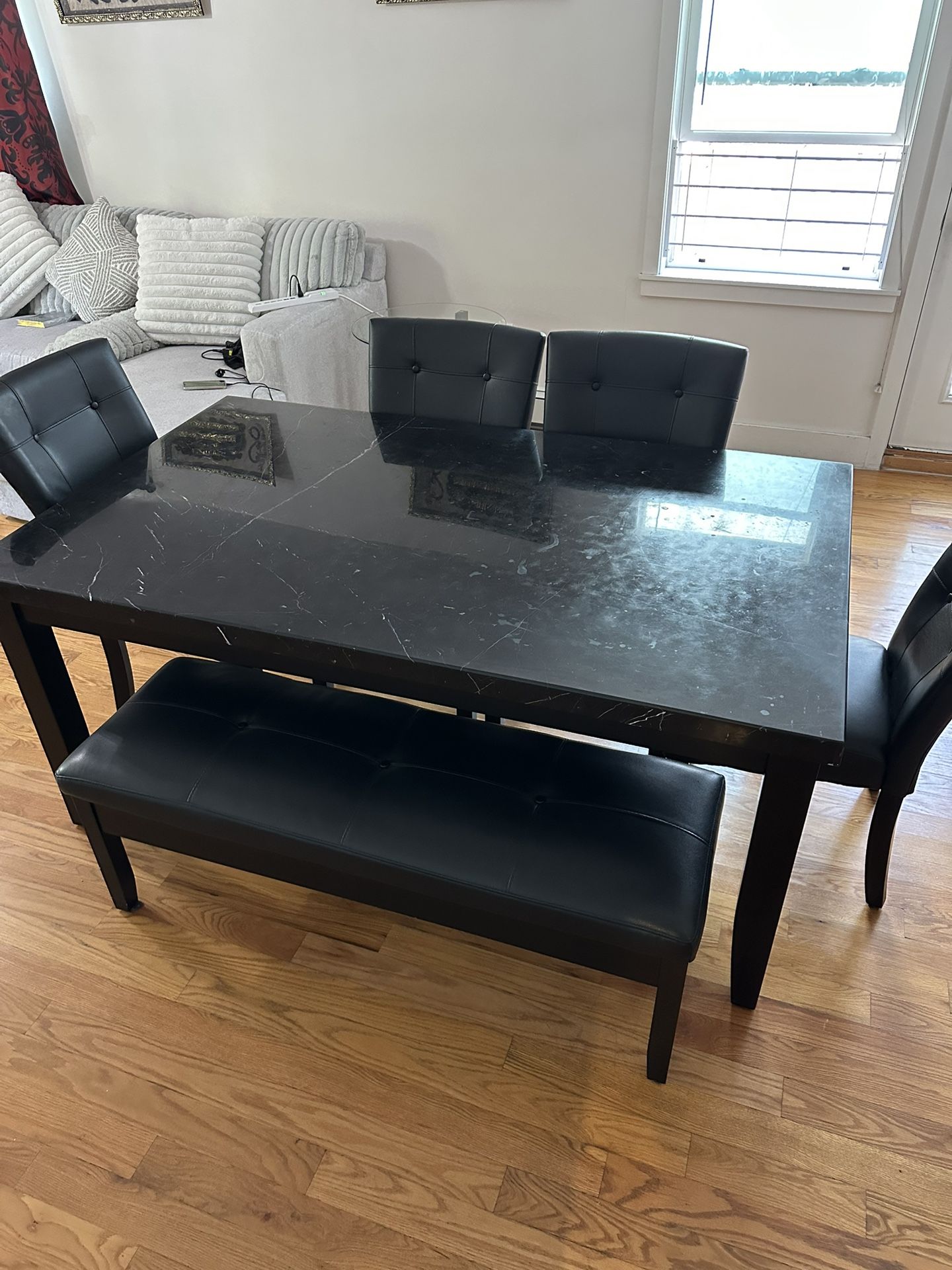 $400 Marble Table With Leather Chairs 