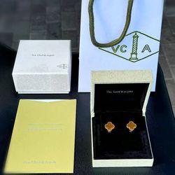 18k yellow gold Van Cleef style Alhambra style Tiger eye stone clover clip back earrings