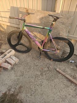 Fixed gear track bike