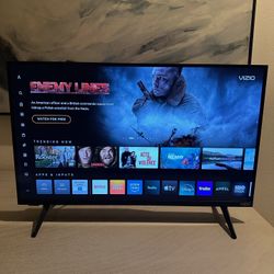 Vizio 32” Smart TV w/ Remote (Works Perfect) 