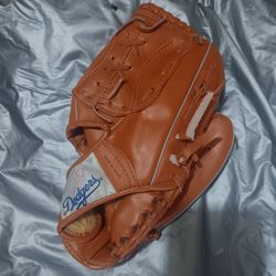 Vintage Los Angeles  Dodgers Baseball Glove. Genuine Leather