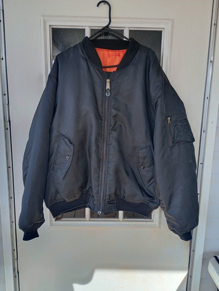 Vintage Reversable Black/Orange Padded Bomber Jacket Size L