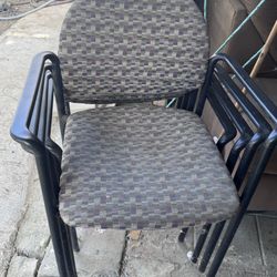 4 Chairs 