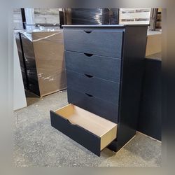 Five drawers dresser with rails