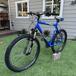 XL Haro V2 Mountain Bike, Rock Shocks, New Tires, Upgrades 