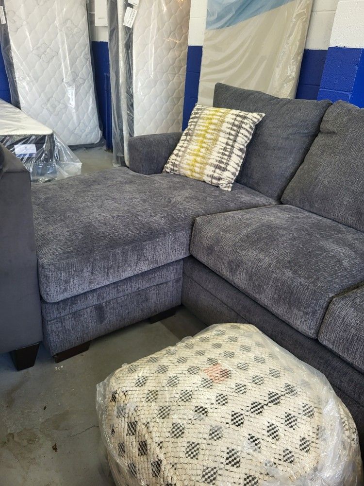 NEW Couches & NEW Mattresses Discounted