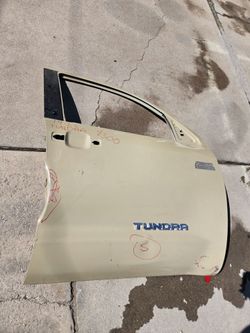 Toyota Tundra right door oem