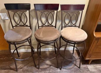 3 bar stools