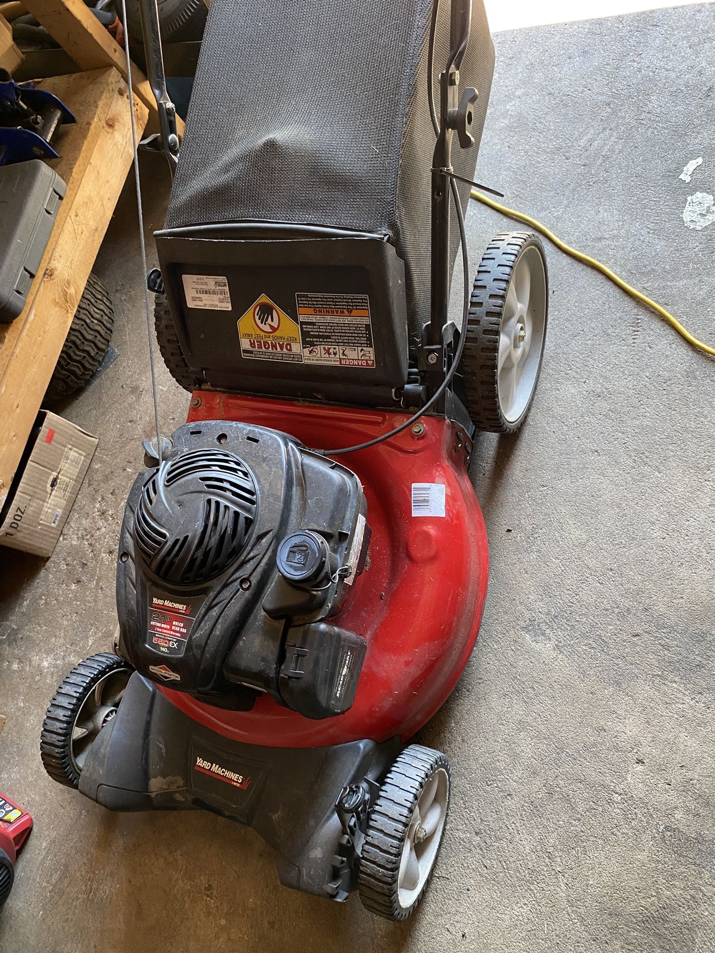 YardMachines 21 Inch Push Mower Runs Great