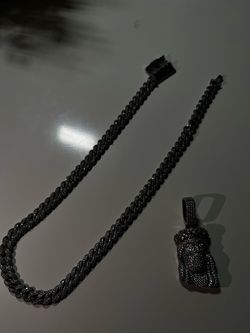 MOISSANITE 20in CUBAN AND JESUS PIECE(PASS DIAMOND TESTER)