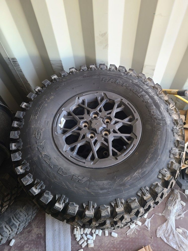 32X10X15 Maxxis Rampage Fury Polaris Pro R