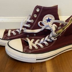 Converse. Mens 8 Womens 10. 