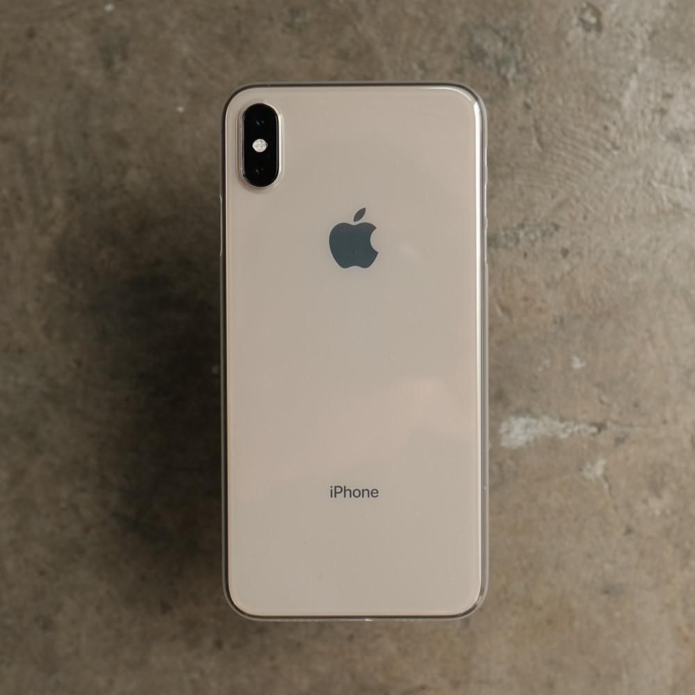 iPhone XS Max (64gb) Comes With Charger and 1 Month Warranty